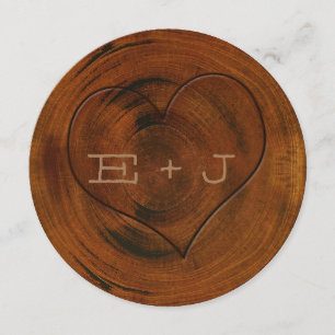 Einladung zur Hochzeitsfeier mit hölzernen Baumstu