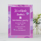Einladung zur lila Geburtstagsfeier (Stehend Vorderseite)