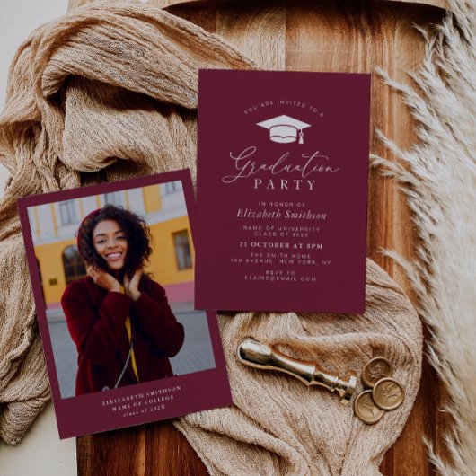 Einladung zur modernen Maroon-Abschlussfeier