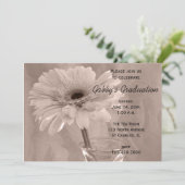 Einladung zur Pink Tinted Daisy Graduation Party (Stehend Vorderseite)