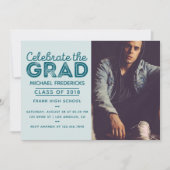 Einladung zur Trendy Male Foto Graduation Party (Vorderseite)