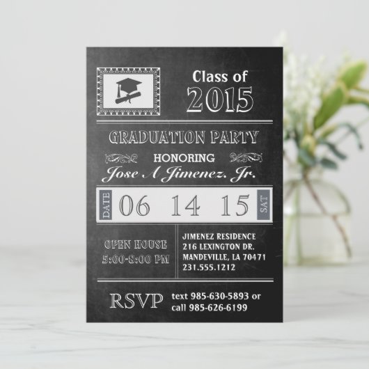 Einladung zur Vintagen Chalkboard-Graduiertenparty (Stehend Vorderseite)