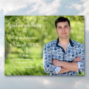 Einladung zur White Text Graduation Party Postkarte