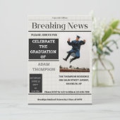 Einladungen zur Graph Paper Newspaper Graduation P (Stehend Vorderseite)