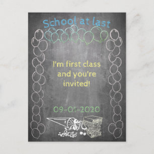 Einladungskarte für Schulanmeldungen auf der Tafel