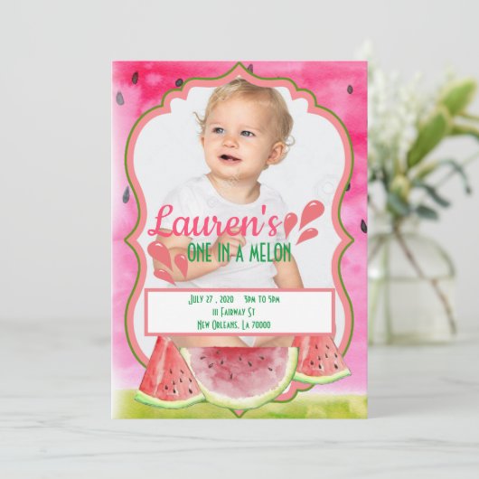 Eins in einem Melon Geburtstag Einladung (Stehend Vorderseite)