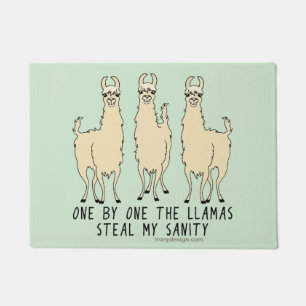Eins nach dem anderen stehlen die Lamas meine Fußmatte