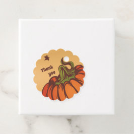 Einsam kürzen eines das Feld. Herbstblätter fallen Geschenkanhänger