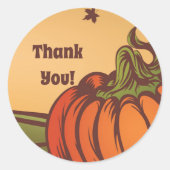 Einsam kürzen eines das Feld. Herbstblätter fallen Runder Aufkleber (Vorderseite)