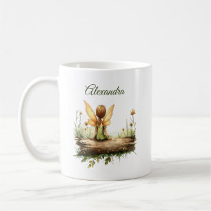 Einsame Mutter sitzt auf einem Log Kaffeetasse