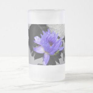 Einsame Wasserlilien-Frostglas-Bierkrug Mattglas Bierglas