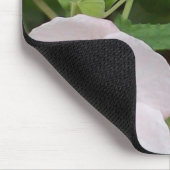 Einsame weiße Blume Mousepad (Ecke)