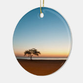 Einsamer Baum am Sonnenaufgang in Kuwait Keramikornament (Links)