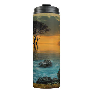 Einsamer Baum im See Thermosbecher