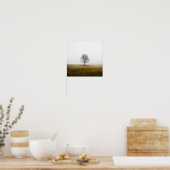 Einsamer Baum in einem nebeligen Herbstmorgen Poster (Küche)