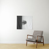 Einsamer Baum in nebelschwarz-weiß Wandteppich (Beispiel (Horizontal))