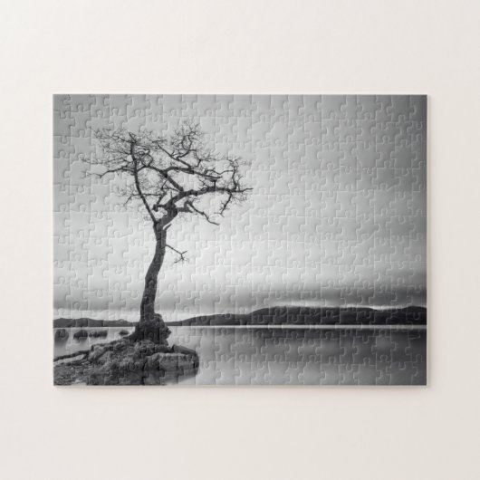 Einsamer bloßer Baum Puzzle (Horizontal)