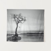 Einsamer bloßer Baum Wandteppich (Vorderseite (Horizontal))