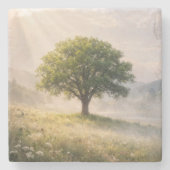Einsamer grüner Baum mit Sonnenstrahlen Steinuntersetzer (Vorderseite)