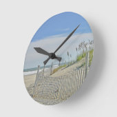 einsamer Strand Runde Wanduhr (Winkel)