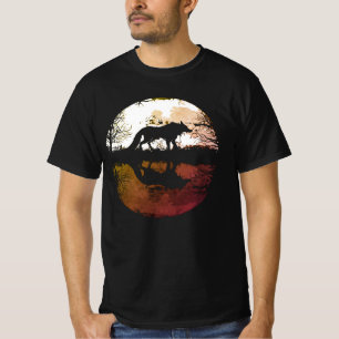 Einsamer Wolf unter dem Vollmond T-Shirt