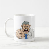 Einschüchternschreiender chef und Zeigen Kaffeetasse (Links)