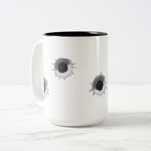 Einschussloch Zweifarbige Tasse (Vorderseite Links)