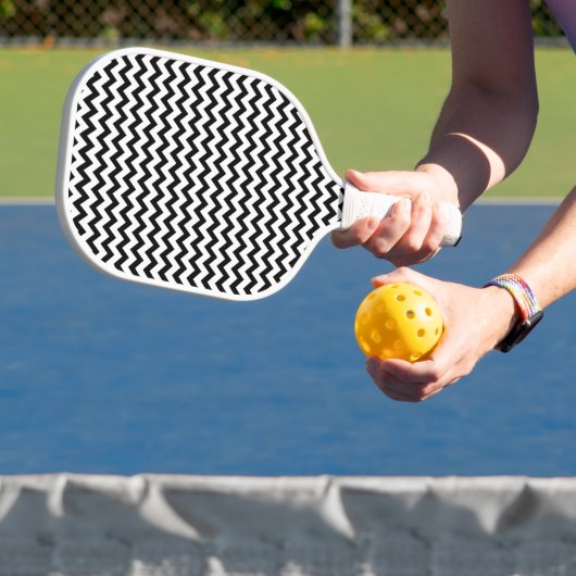 Einseitiges Zickzack Zig-Zag-Muster Schwarz-weiß Pickleball Schläger (InSitu)