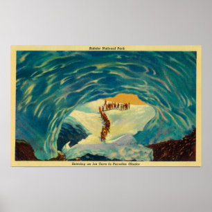 Eintritt in eine Eishöhle im Paradise Glacier Poster