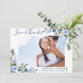 Einzel Elegant Eucalyptus Blue Roses 4 Dankeskarte (Stehend Vorderseite)