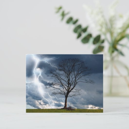 Einzelbaum und Blitz Postkarte (Stehend Vorderseite)