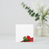 Einzelne rote Rose – Florales weißes Hintergrundbi Begleitkarte (Stehend Vorderseite)