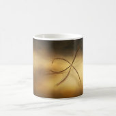 Einzelner Grassaat mit Schatten Kaffeetasse (Mittel)