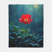 Einzelnes rotes Blüten-Fokus-Design Fleecedecke (Vorderseite)