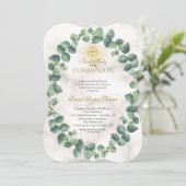 Einzigartige Eukalyptus Wreath Gold Cross Heilige  Einladung (Stehend Vorderseite)