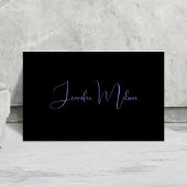 Einzigartige moderne Schwarz-Neon-Lila Kalligraphi Visitenkarte