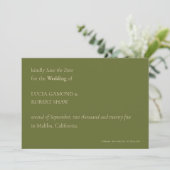 Einzigartige moderne Typografie Olive Green Weddin Save The Date (Stehend Vorderseite)