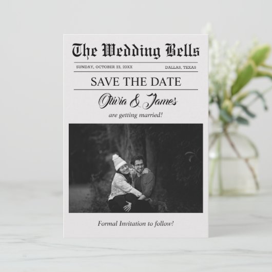 Einzigartige Newspaper-Hochzeitskarte Save the Dat Einladung (Stehend Vorderseite)