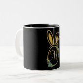 Einzigartige Ostersonnige Monogramm-Tasse Zweifarbige Tasse (Vorderseite Links)