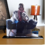 Einzigartige Statuette zum Aufstehen der Acrylbild Freistehende Fotoskulptur<br><div class="desc">Entwerfen Sie Ihr eigenes Foto. Zazzle eigene Fotoskulpturen ermöglichen es Ihnen, Ihr Lieblings-Foto oder -Portrait in einen einzigartigen Sake zu verwandeln. Erstellen Sie eine 3D-Fotoskulptur, manchmal auch als Ausschnitt eines Fotos bezeichnet. Hohe Qualität! Unter einer Dicke von 1/4" ist der Rücken und der Ständer ein glänzendes schwarzes Acryl. Foto wird...</div>