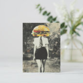 Einzigartige Surreal Cheeseburger Frau Mixed Media Postkarte (Stehend Vorderseite)