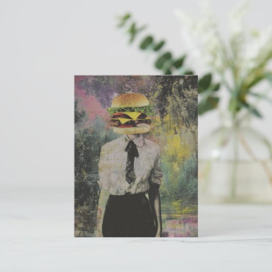 Einzigartige Surreal Cheeseburger Frau Mixed Media Postkarte (Stehend Vorderseite)