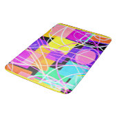 Einzigartige und farbenfrohe Neonmuster Kunst Badematte (Schrägansicht)
