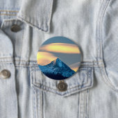 Einzigartige Wolken über schneebedeckte Berge Button (Beispiel)