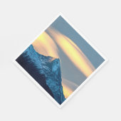Einzigartige Wolken über schneebedeckte Berge Serviette (Ecke)