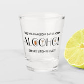 Einzigartiger Bierwein Martini Name Schwarz Schnapsglas (Vorderseite)