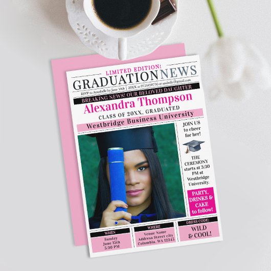 Einzigartiger Chic Hellrosa Zeitung Hochschulabsch Einladung