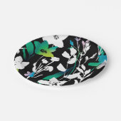 Einzigartiger Schwarz-Weiß-Blütenakzent Pappteller (Schrägansicht)