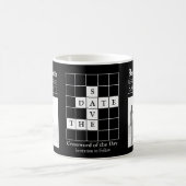 Einzigartiger schwarzer Zeitungs-Save-the-Date-Kaf Kaffeetasse (Mittel)