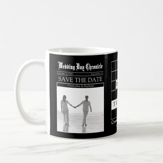 Einzigartiger schwarzer Zeitungs-Save-the-Date-Kaf Kaffeetasse (Links)